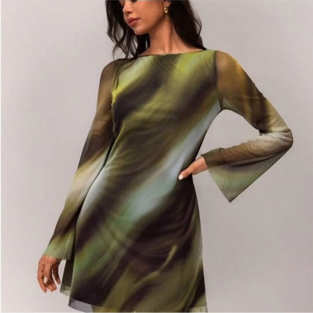 Forever 21 Green long sleeve mini dress - Picture 3 of 5